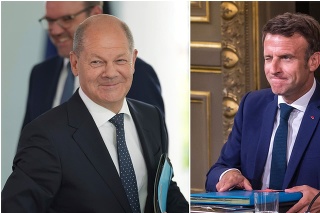 Nemecký kancelár Olaf Scholz a francúzsky prezident Emmanuel Macron.