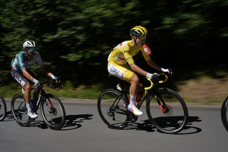 Tadej Pogačar dominuje na Tour de France.