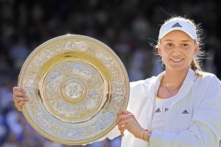 Jelena Rybakinová akoby sa nedokázala tešiť z toho, čo dokázala.