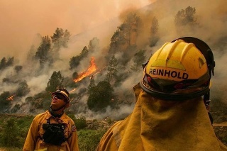 Požiar v Yosemitskom parku sa vymkol spod kontroly.