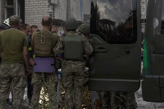 Ukrajinskí vojaci v meste Časiv.