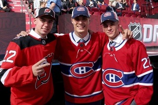 Draft 2022: Trojica dobrých priateľov rozdávala úsmevy na všetky strany.