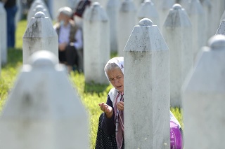 Od najhoršej povojnovej európskej genocídy v Srebrenici uplynulo 25 rokov.