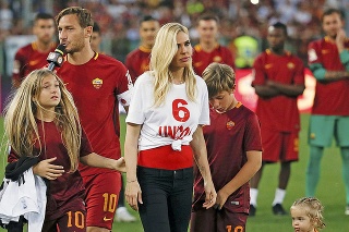 Totti s rodinou naposledy v drese AS Rím.