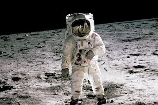 Dražba vecí legendárneho astronauta Buzza Aldrina