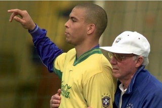 Na snímke Ronaldo (vľavo) s bývalým trénerom Mariom Zagallom. 