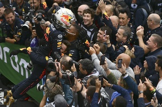 Na Veľkej cene Maďarska 2022 triumfoval Max Verstappen.