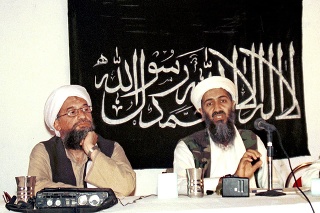 Po tom, čo v roku 2011 zabili bin Ládina sa stal al-Zavahrí (vľavo) vodcom al-Káidy.