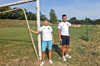 Tréneri Žaneta Jesová (33) a Samuel Čorba (19) sú nešťastní, že doma nemôžu hrať zápasy a ani trénovať.