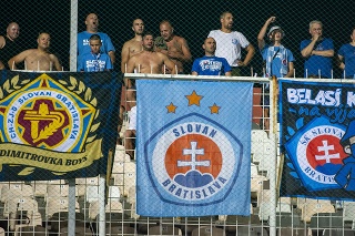 Na snímke fanúšikovia ŠK Slovan Bratislava (ilustračné foto).
