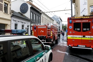 V Bratislave horí v budove na Karpatskej, hasiči už požiar lokalizovali.
