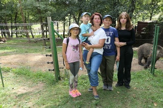 Karinka (10, vľavo) prišla s rodinou až z Oravy.