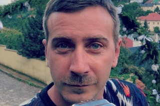 Komik Števo Martinovič nakrútil paródiu premiéra Matoviča. 
