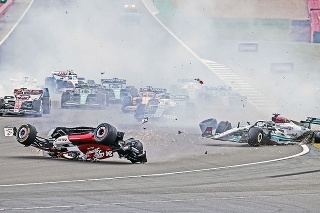 Havárie sú na pretekoch bežné, niekedy sa však končia smrťou. 