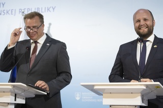 Fínsky minister obrany počas stretnutia s Jaroslavom Naďom

