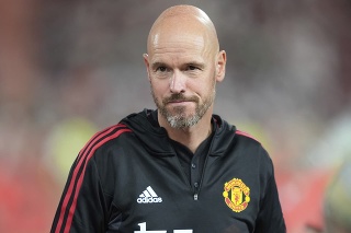 Na snímke nový tréner Manchestru United Erik ten Hag počas prípravného zápasu Manchester United - FC Liverpool.