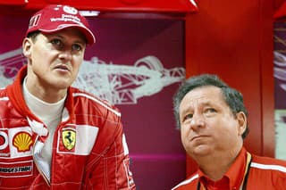 Michael Schumacher sa od vážnej nehody ešte na verejnosti neukázal.