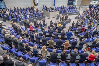 Nemecký parlament si minútou ticha uctil Gorbačova