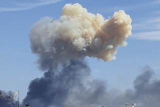 Výbuchy v ruskej leteckej základni Novofedorivka.
