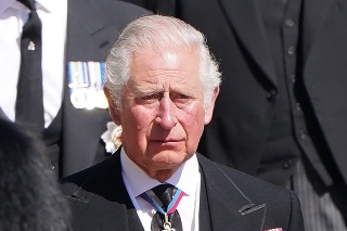 Smrťou kráľovnej Alžbety II. († 96), ktorá vládla dlhých 70 rokov, sa jej nástupcom a novým britským kráľom stal princ Charles (73).