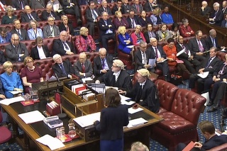 Snemovňa lordov schválila návrh zákona o brexite.