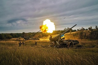 Ukrajinské delostrelectvo v akcii.