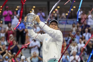Poľka Iga Swiateková po triumfe na grandslamovom US Open 2022.
