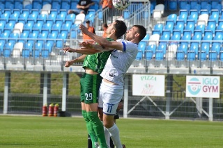 Futbalisti Prešova hrávajú v zelených dresoch. 