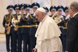 Pápež František počas návštevy Kazachstanu.