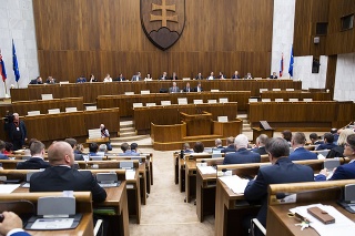 Poslanci počas rokovania parlamentu (ilustračné foto).