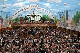 Začal sa pivný festival Oktoberfest.