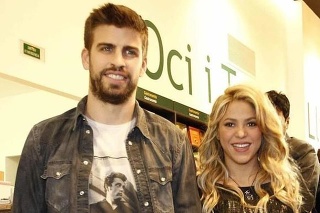 Speváčka Shakira a futbalista Gerard Piqué 