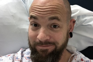 Joey Lykins (35) pred rokmi stratil piercing, ktorý mal v nose. Po dlhej dobe ho lekári našli v jeho pľúcach.