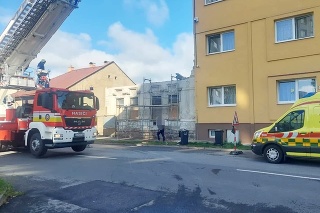 Pri búracích prácach domu v Košiciach prišla o život jedna osoba.