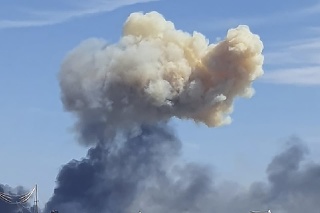 Výbuchy v ruskej leteckej základni Novofedorivka.
