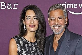 Amal a George Clooney sú manželmi osem rokov.