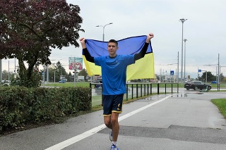 Ukrajinec Artem (16) pobeží na MMM v štafete. Beh venuje svojim krajanom i nebohým kamarátom.