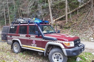 Záchranári pomohli po páde chlapcovi v Pieninách.