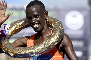 Reuben Kiprop Kerio z Kene zvíťazil na Medzinárodnom maratóne mieru v Košiciach 2022.