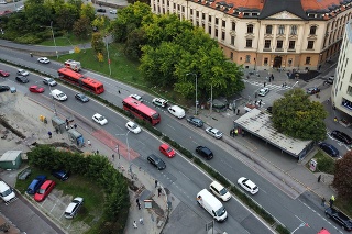 Miesto činu smrteľnej dopravnej nehody na Staromestskej ulici v Bratislave.
