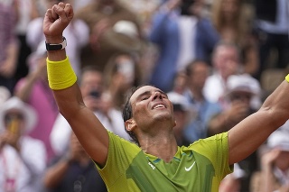 Rafa Nadal oslavuje rekordný titul.