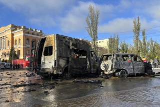 Viacero explózií bolo po niekoľkých mesiacoch relatívne pokojnej situácie počuť v pondelok ráno v ukrajinskej metropole Kyjev.