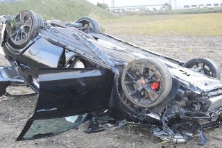 PÚCHOV: S autom skončil na poli, nafúkal viac ako dve promile