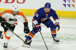 Richard Pánik (vpravo) v drese New York Islanders.