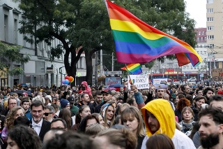 Zjednotený dav: Tisíce ľudí sa stretli, aby vyjadrili solidaritu s LGBTI+ komunitou.