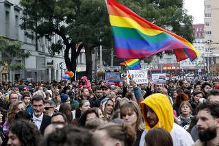 Zjednotený dav: Tisíce ľudí sa stretli, aby vyjadrili solidaritu s LGBTI+ komunitou.
