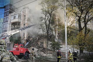 V dome v Kyjeve zomreli traja ľudia vrátane tehotnej ženy.