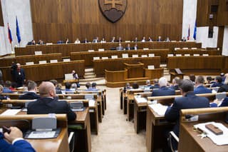 Poslanci počas rokovania parlamentu (ilustračné foto).
