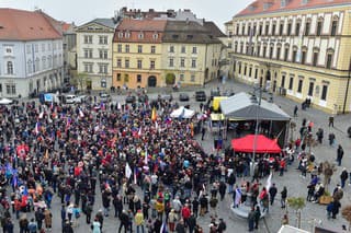Na demonštráciu proti vláde prišli v Brne asi dve tisícky ľudí