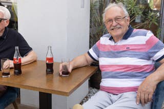 Herci Emil Horváth a František Kovár sa nedávno ukázali na párty TV JOJ. Aj keď oboch vídať na televíznych obrazovkách, majú už dôchodcovský vek.